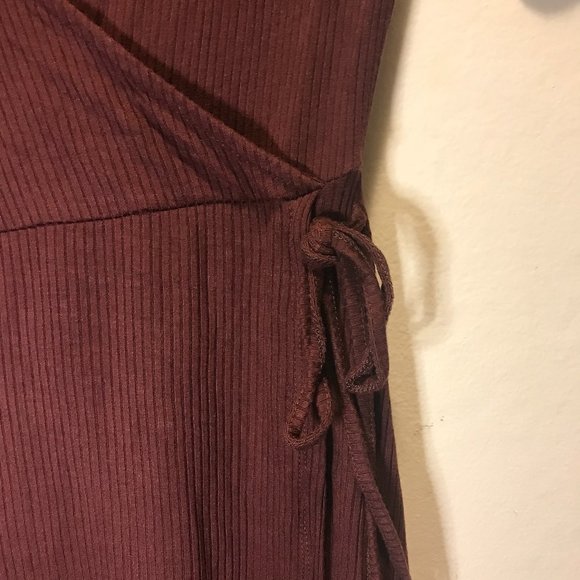 Forever 21 Faux Wrap Dress - Picture 4 of 5